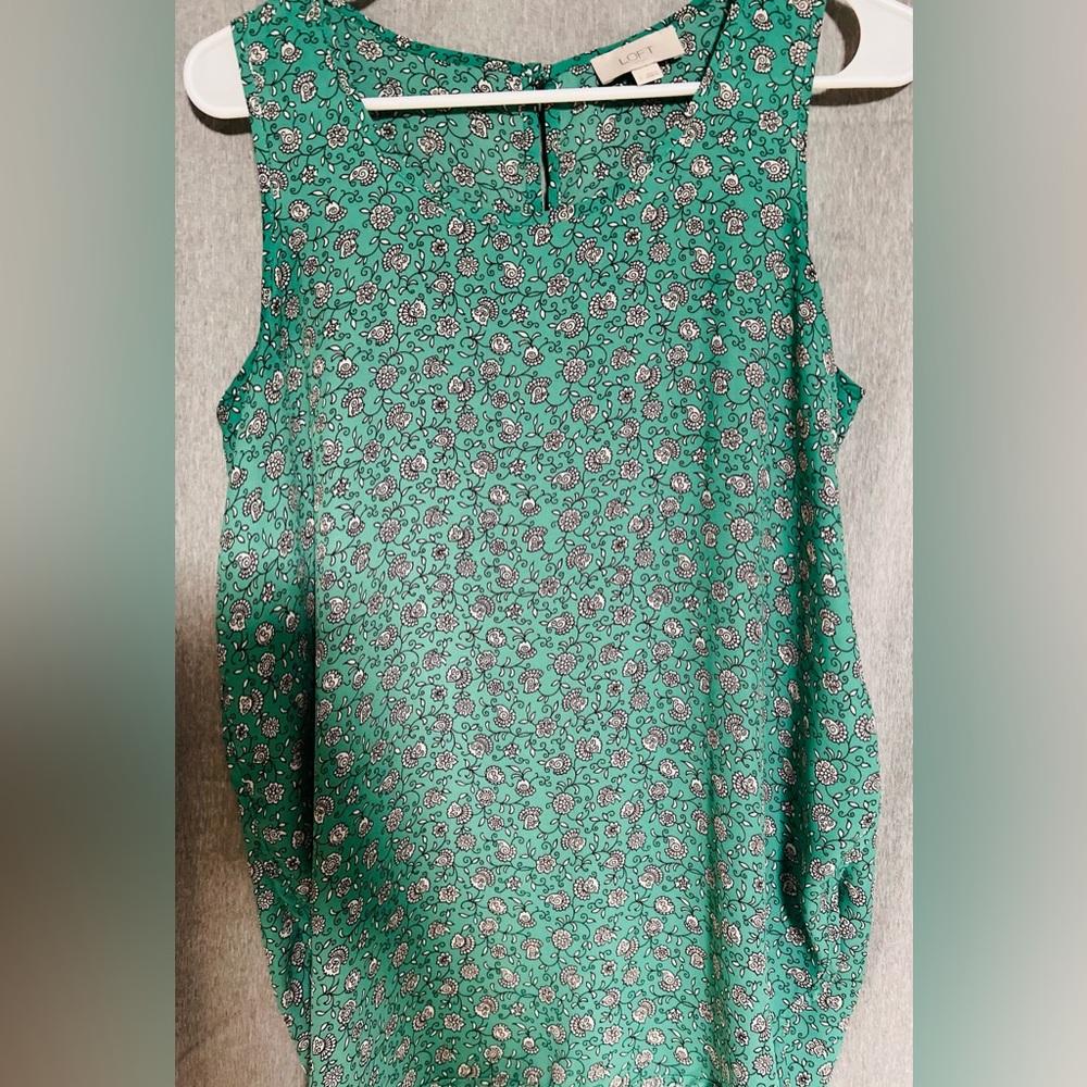 Ann Taylor LOFT Small sleeveless top